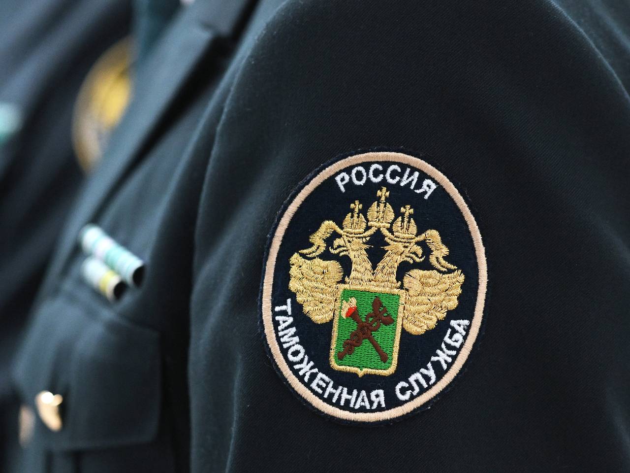 Иностранец оказался под угрозой тюрьмы в России из-за дорогих подарков друзьям