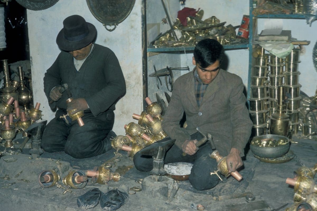 Тонкий Восток и модный Запад: фототур американца по Ирану в 1967 году