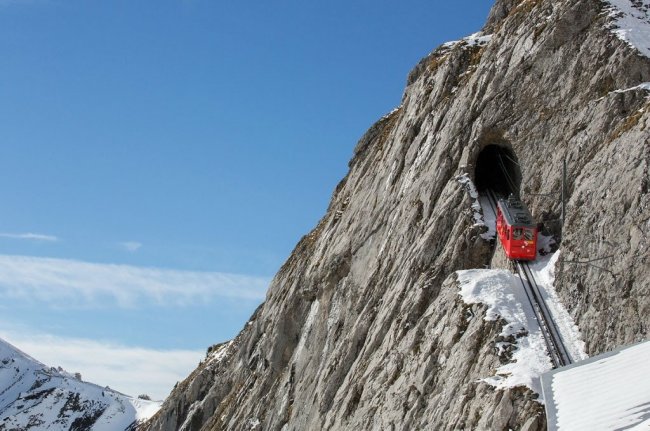 Пилатусбан – самая крутая в мире железная дорога (7 фото)
