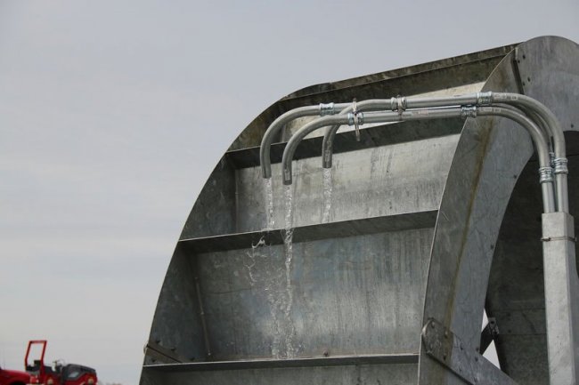"Мистер Хлам" - водяное колесо для очистки гавани (14 фото + 3 видео)