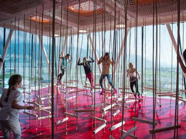 15 самых интересных детских площадок в мире