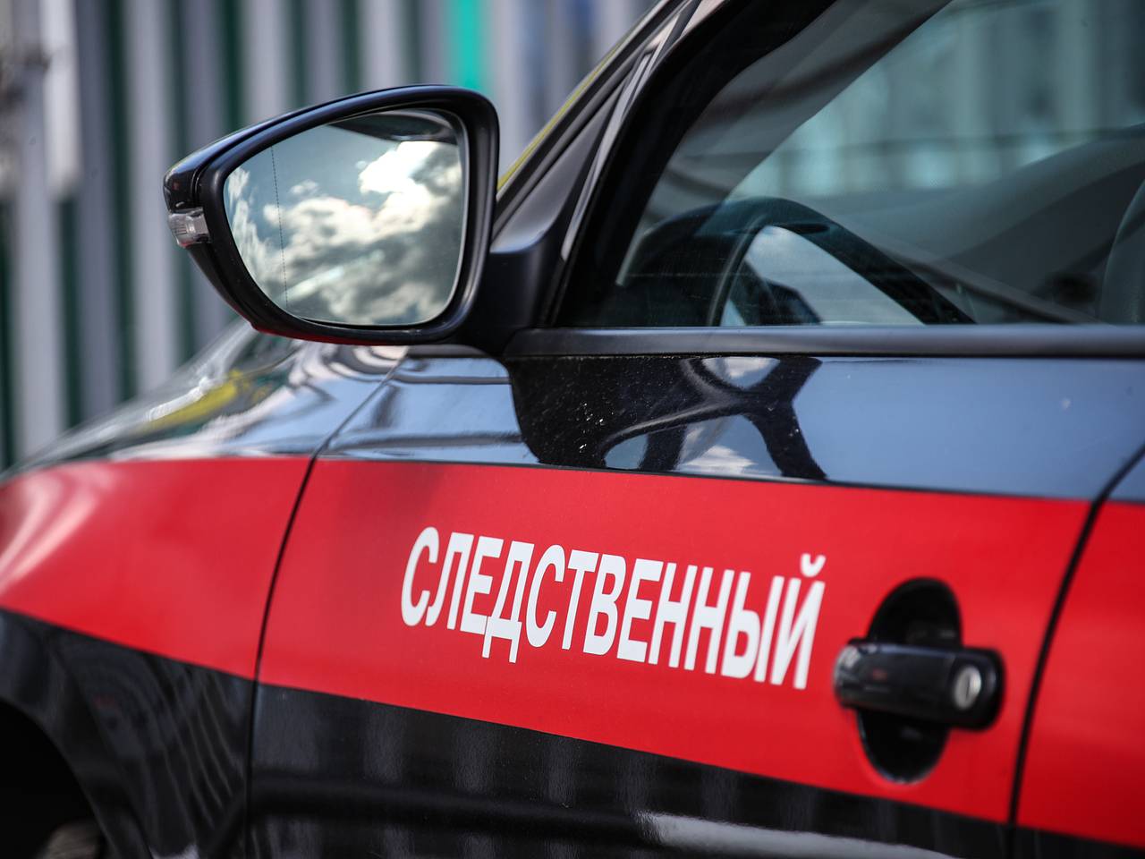 Вертолет совершил жесткую посадку под Москвой