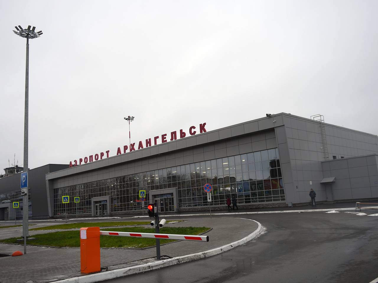 Ограничения на полеты ввели в двух российских аэропортах