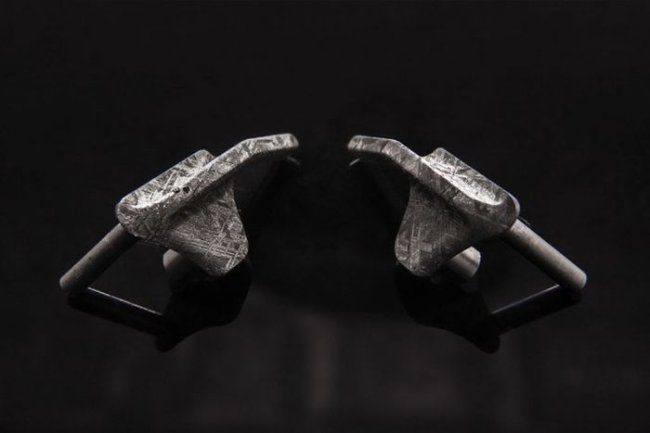 Пистолеты из метеорита стоимостью в 4,5 миллиона долларов каждый (17 фото)