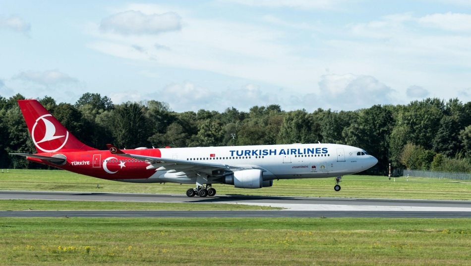 Turkish Airlines отказывалась лететь, пока часть пассажиров не покинет самолет