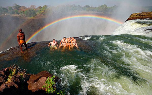 Опасные туристические направления (10 фото)