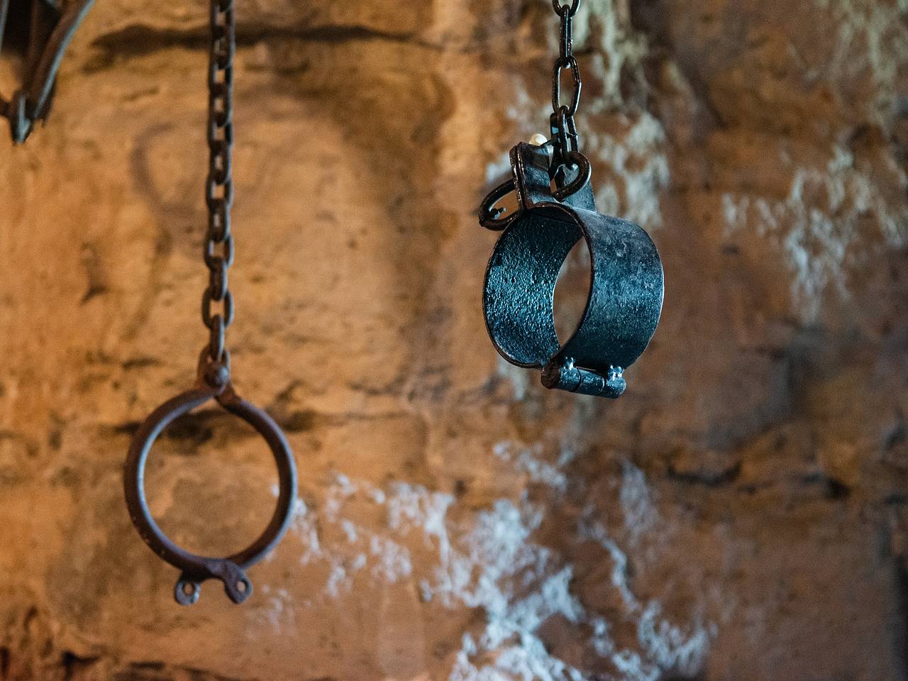 Туристы соблазнились легкими деньгами во время тура в Таиланде и оказались в рабстве