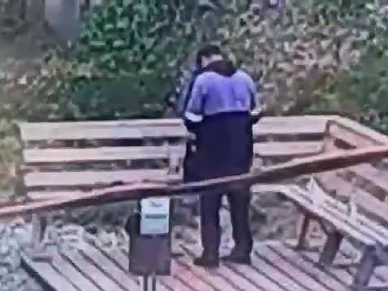 На популярном российском курорте мужчина украл у туриста 25 тысяч рублей и попал на видео