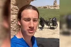 Турист отправился в путешествие на велосипеде, пропал без вести и нашелся в тюрьме Ирана