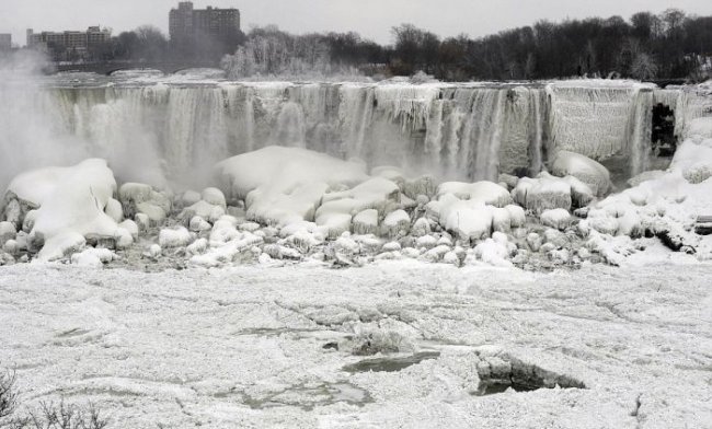 Невероятные фотографии замерзшего Ниагарского водопада (5 фото)