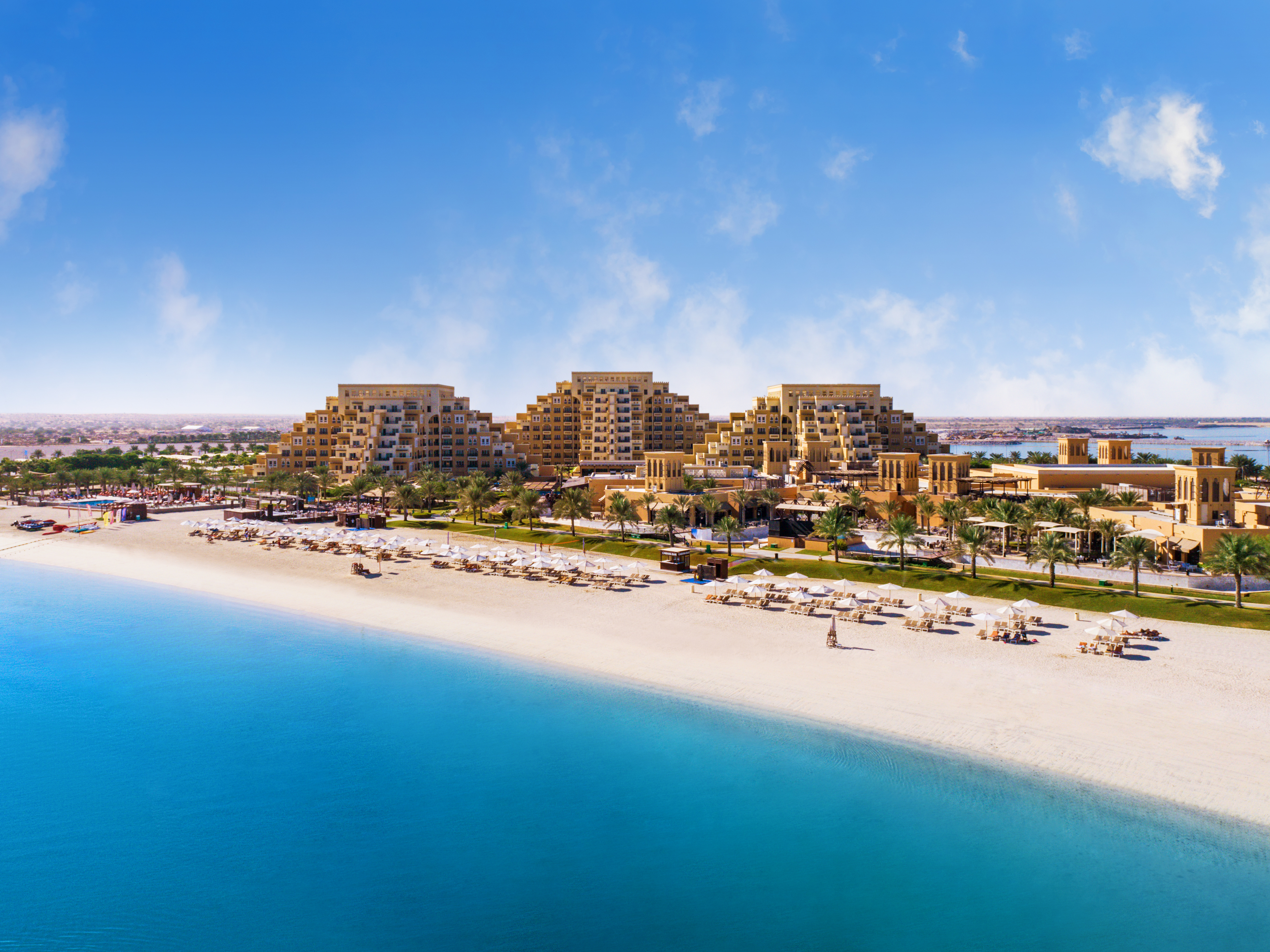 Лето, Rixos, ОАЭ: курортный роман с продолжением