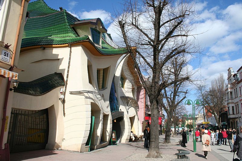 Как выглядит Кривой дом в польском Сопоте