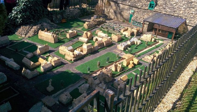 Модель модели деревни в Англии (7 фото)