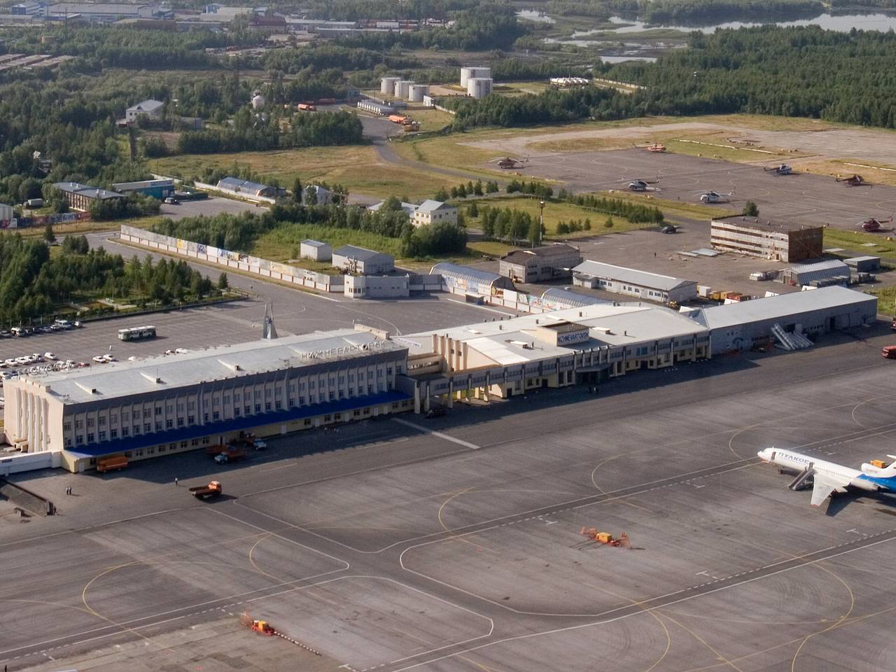 Внезапно оказавшихся в России пассажиров рейса из Великобритании выпустили и накормят
