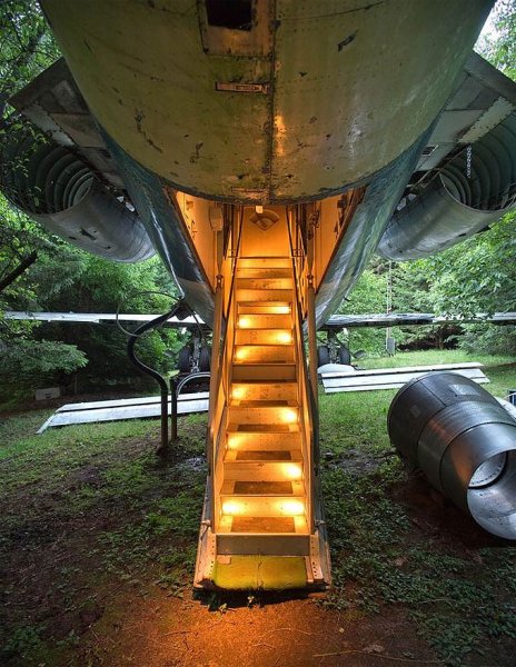 Дом в самолёте Boeing 727-200 (15 фото)