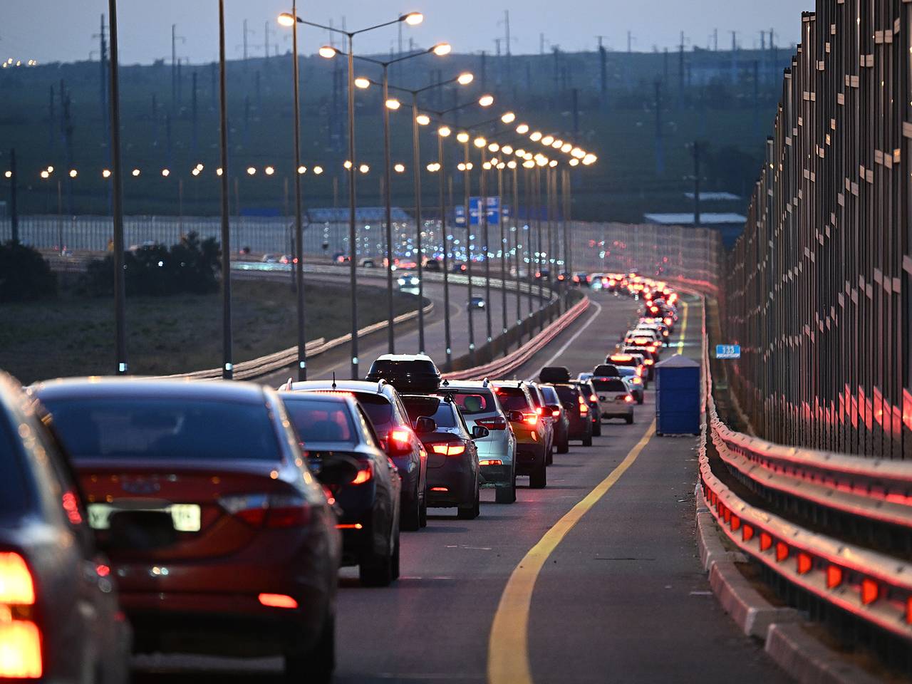 Водителей начнут лишать прав за одно нарушение на Крымском мосту