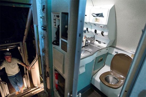 Дом в самолёте Boeing 727-200 (15 фото)