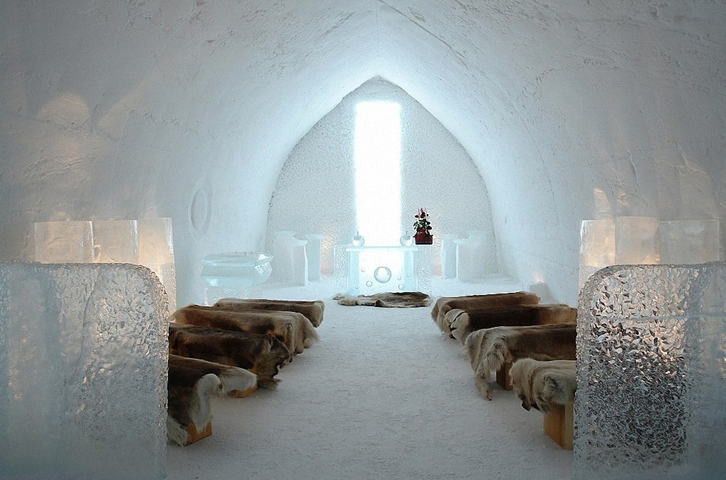 8 самых удивительных ледовых отелей мира