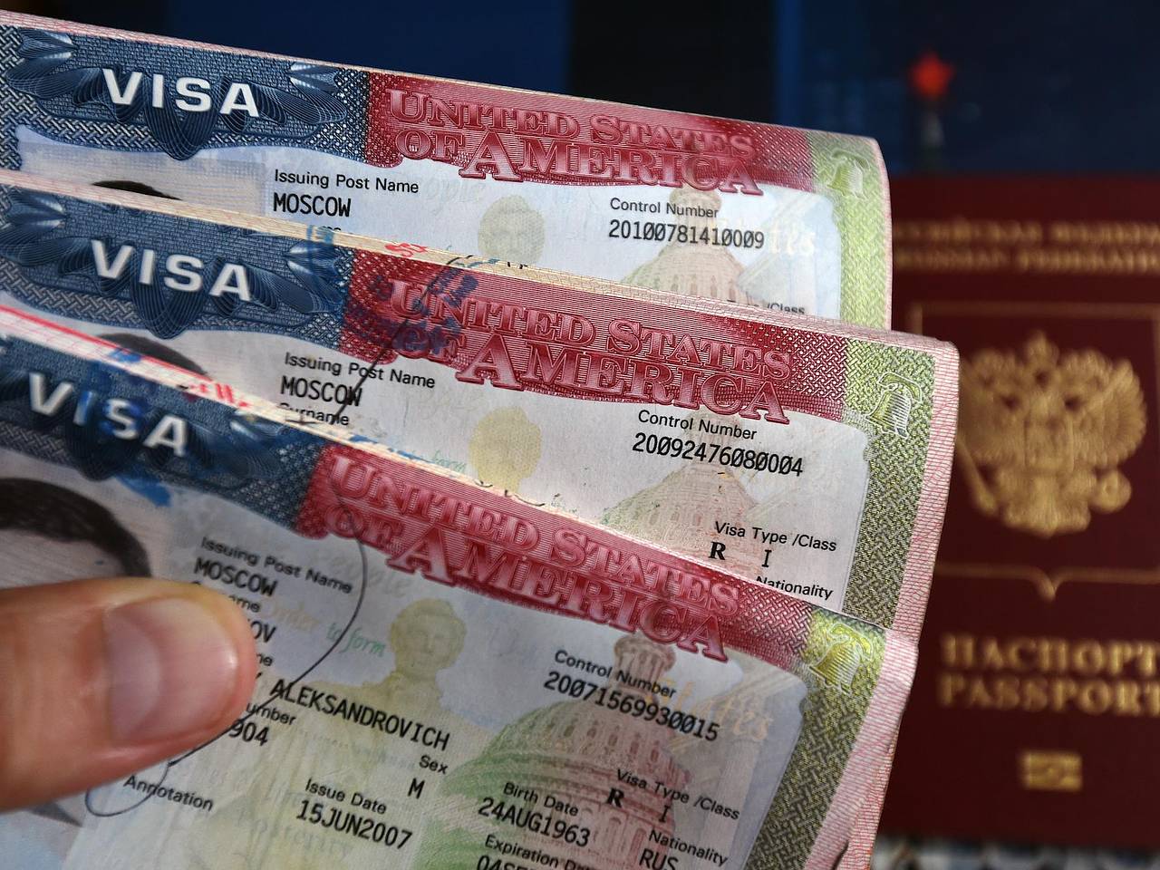 США серьезно усложнили правила получения виз для российских граждан