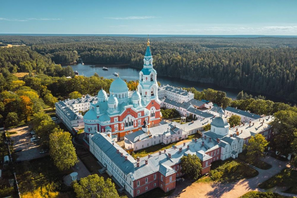 Путешествие выходного дня: куда сходить в выходные в Питере
