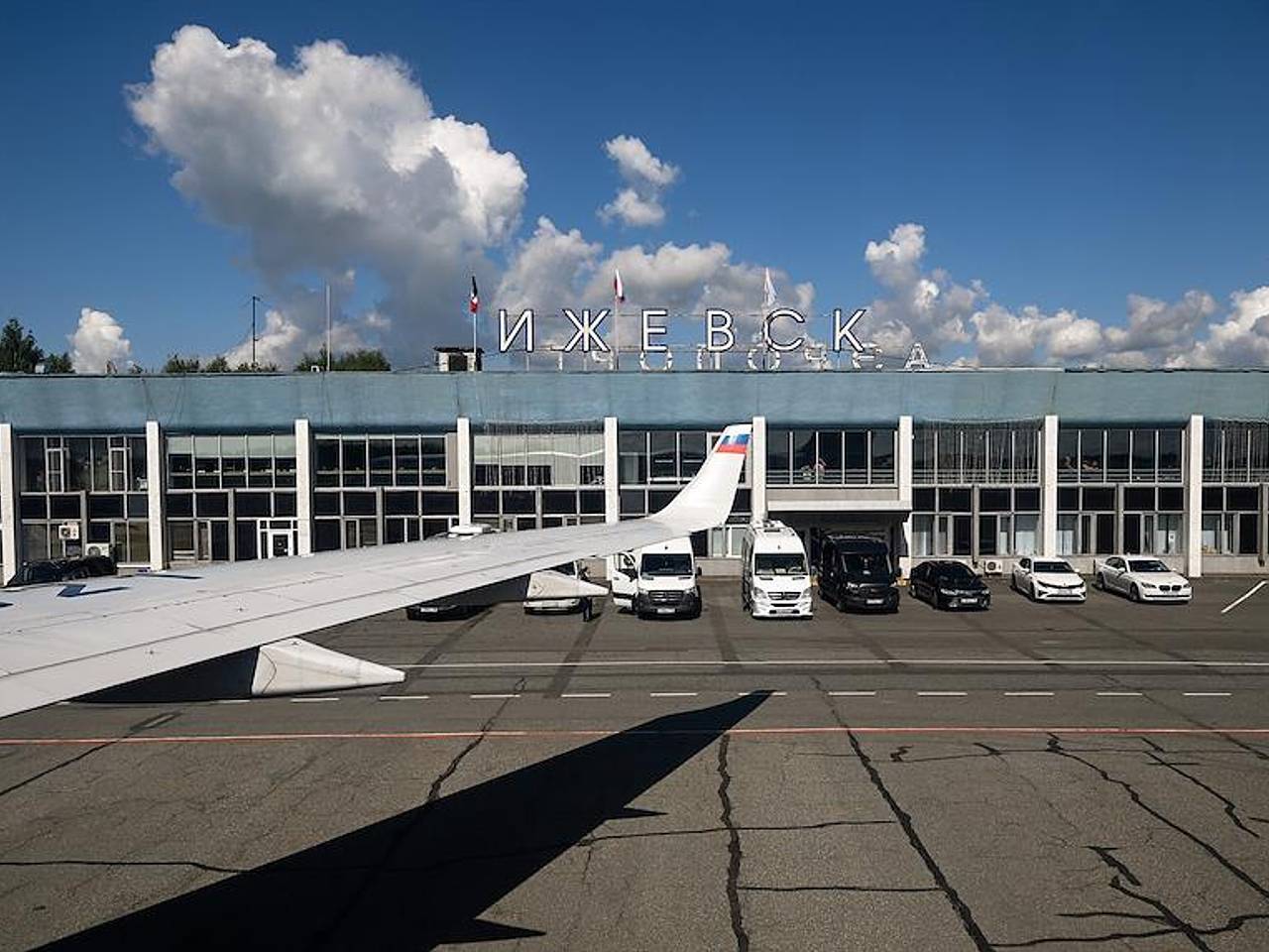 Авиакомпания забыла слепого россиянина в аэропорту