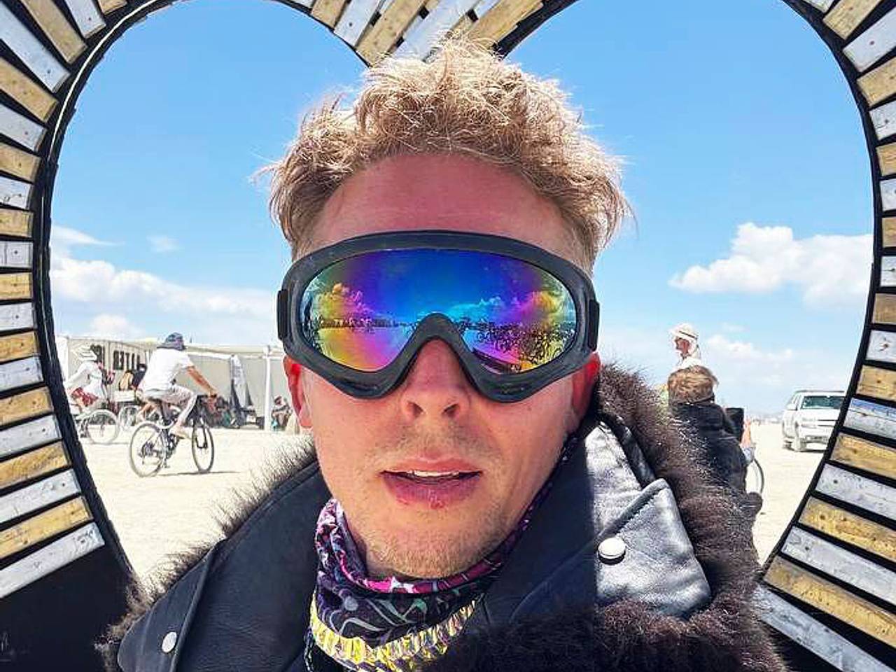 На крупнейшем фестивале в США впервые в истории жестоко убили человека. Им оказался россиянин. Что об этом известно?