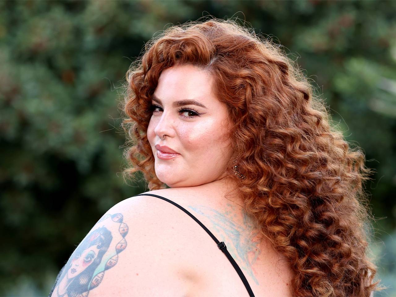 Известная модель нажала кнопку вызова бортпроводника в самолете и получила совет похудеть