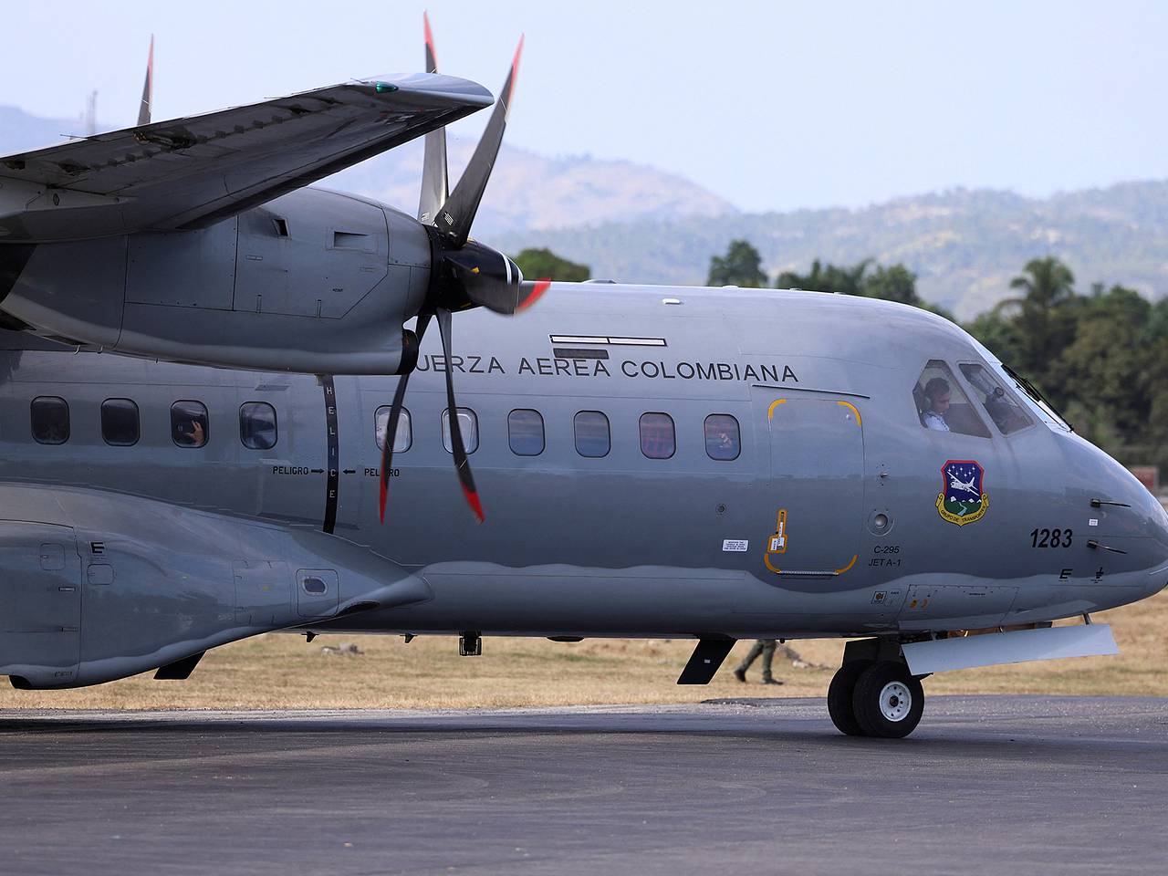 Самолету президента Колумбии отказали в дозаправке из-за санкций США