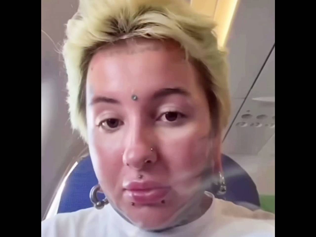 Россиянке отказали во въезде в Дубай из-за татуировок и пирсинга