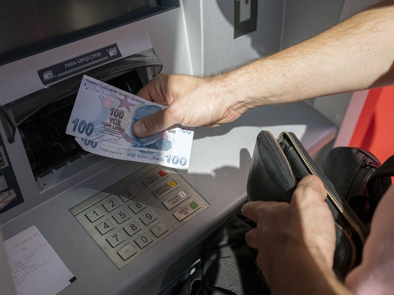 Россияне остались без денег в Турции из-за сбоя в платежной системе