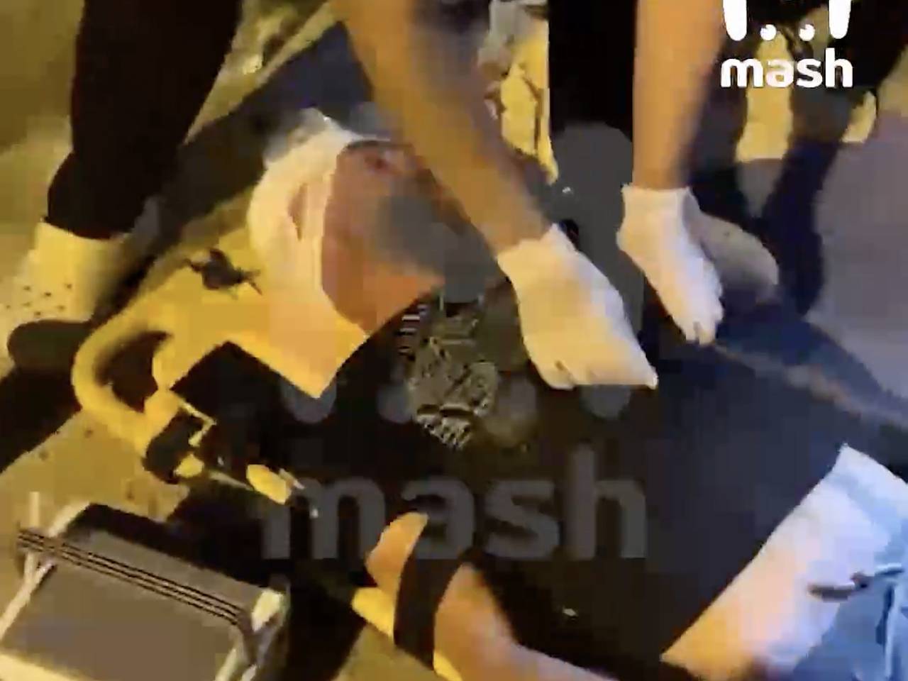 Россиянин с девушкой и ребенком поехал за марихуаной в Таиланде и получил мачете по голове