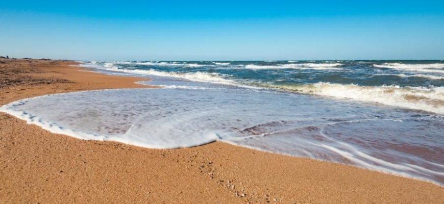 ТОП-21 место для отдыха на Азовском море: пляжи, курорты, серфинг