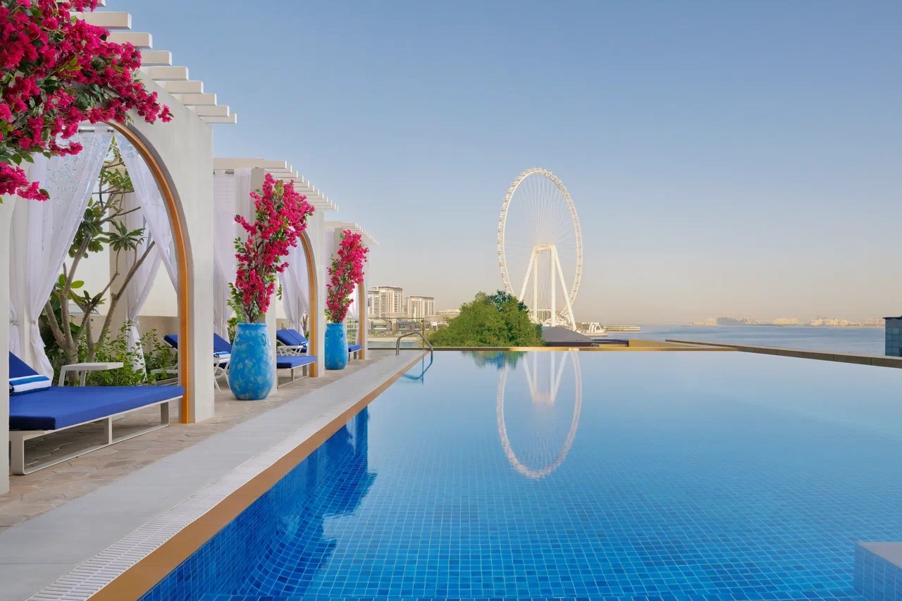 Новогодние скидки в октябре: праздничное спецпредложение от JA Ocean View Hotel