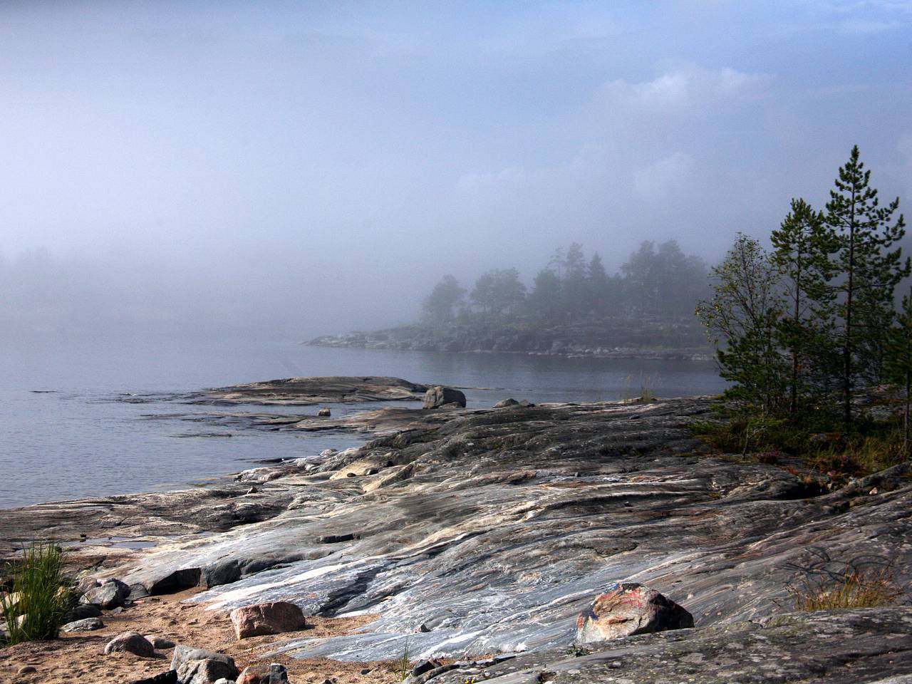 Российский гид бросил на острове туристов с детьми на руках без связи и вещей