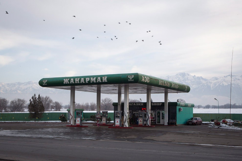 Как выглядят заправки в разных странах мира