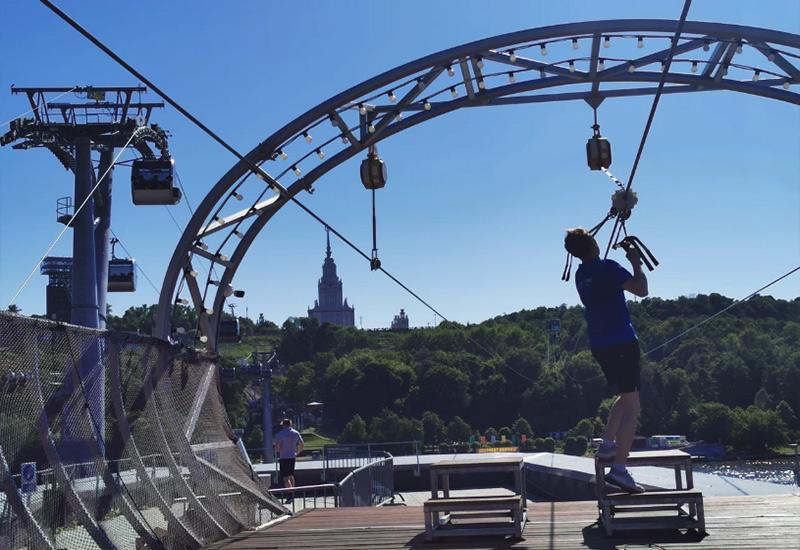 ТОП-25 парков аттракционов в Москве: с каруселями, веревочные, для малышей
