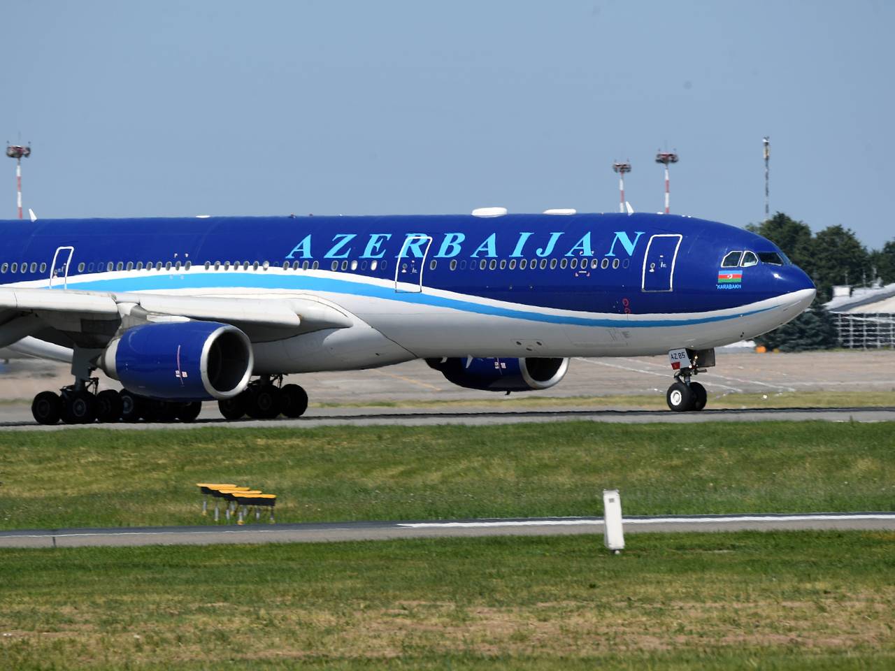 Пассажир самолета AZAL описал посадку в Пулково словами «была паника, были молитвы»