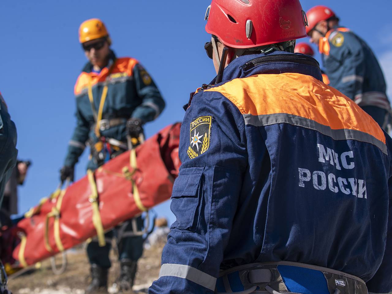 Бесследно пропавшего в горах России мужчину перестали искать