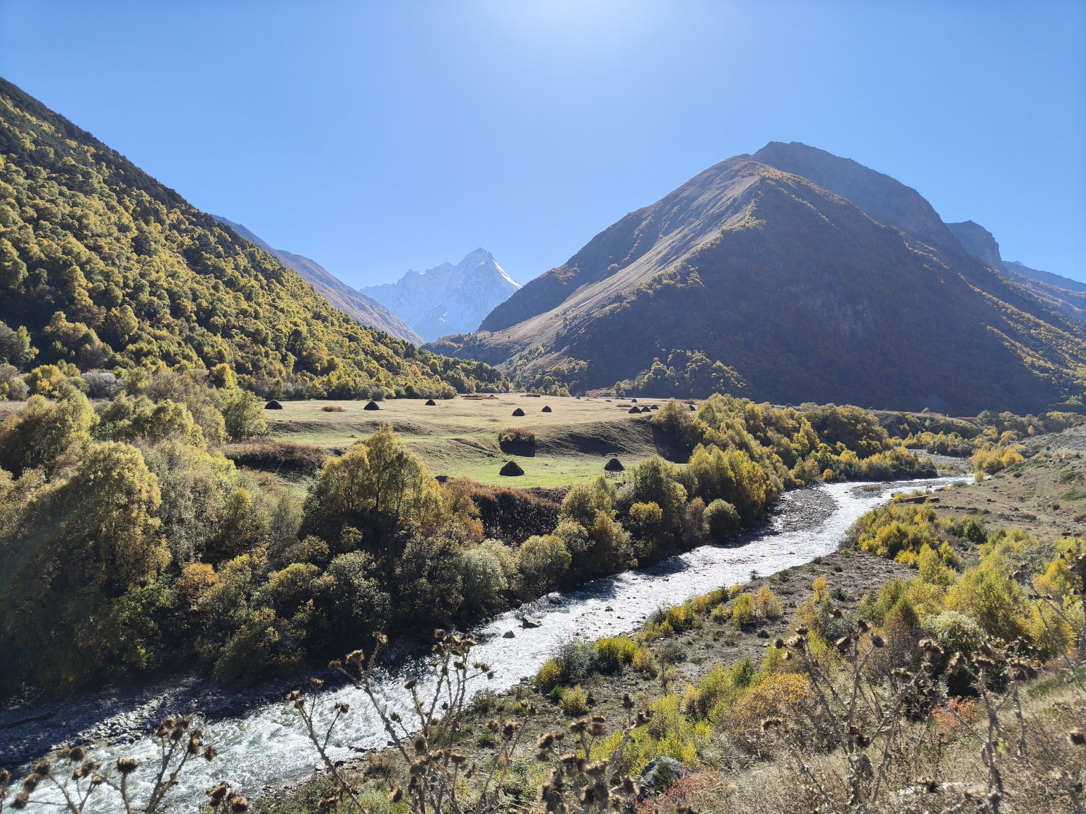 Экскурсия на Чегемские водопады, озеро Гижгит, перевал Актопрак Экскурсия на Чегемские водопады, озеро Гижгит, перевал Актопрак