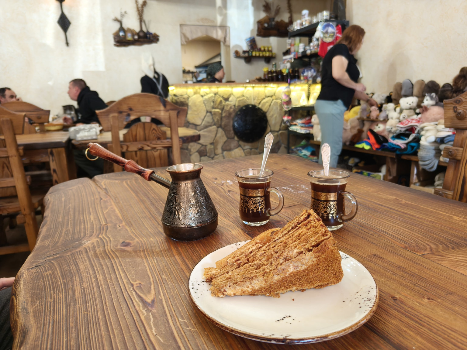 Экскурсия на Чегемские водопады, озеро Гижгит, перевал Актопрак Экскурсия на Чегемские водопады, озеро Гижгит, перевал Актопрак