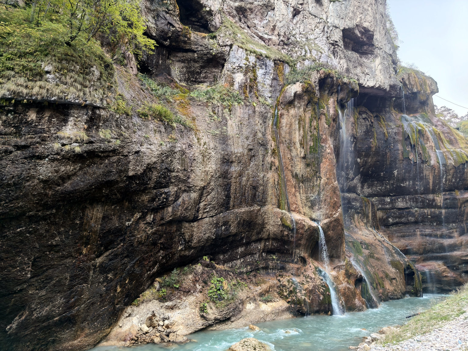 Экскурсия на Чегемские водопады, озеро Гижгит, перевал Актопрак Экскурсия на Чегемские водопады, озеро Гижгит, перевал Актопрак