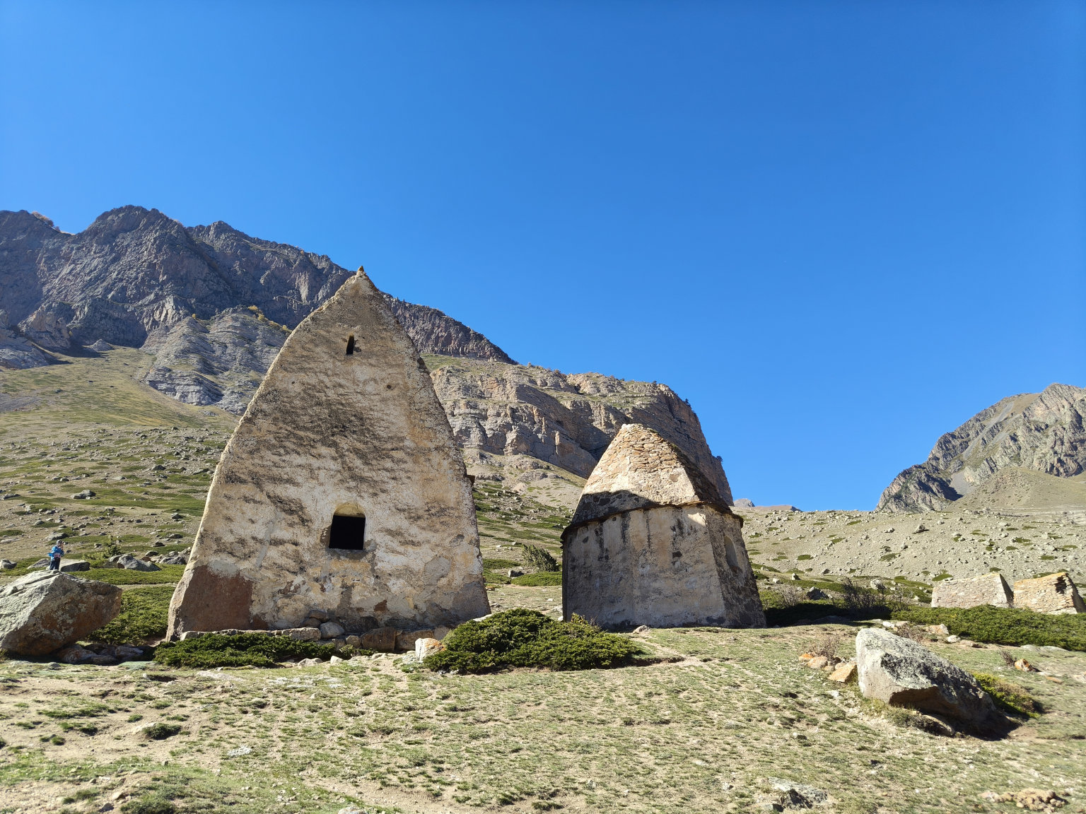 Экскурсия на Чегемские водопады, озеро Гижгит, перевал Актопрак Экскурсия на Чегемские водопады, озеро Гижгит, перевал Актопрак