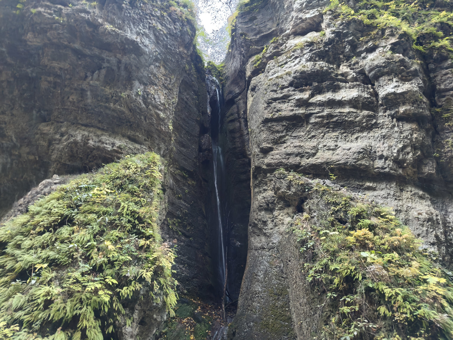 Экскурсия на Чегемские водопады, озеро Гижгит, перевал Актопрак Экскурсия на Чегемские водопады, озеро Гижгит, перевал Актопрак