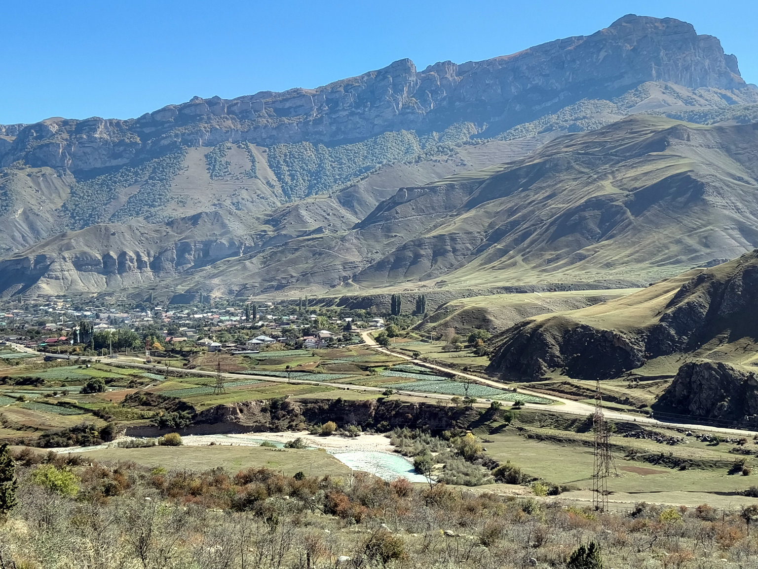 Экскурсия на Чегемские водопады, озеро Гижгит, перевал Актопрак Экскурсия на Чегемские водопады, озеро Гижгит, перевал Актопрак