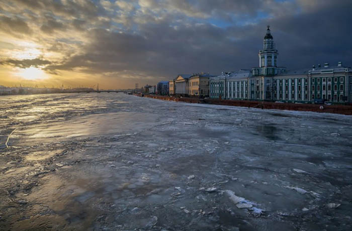 Нева зимой замерзает или нет, фото