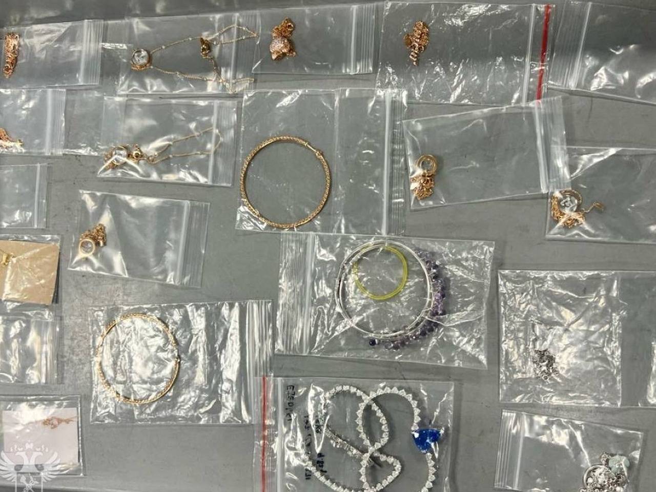 Россиянка вернулась из Дубая с подарками от родственников и оказалась под угрозой тюрьмы