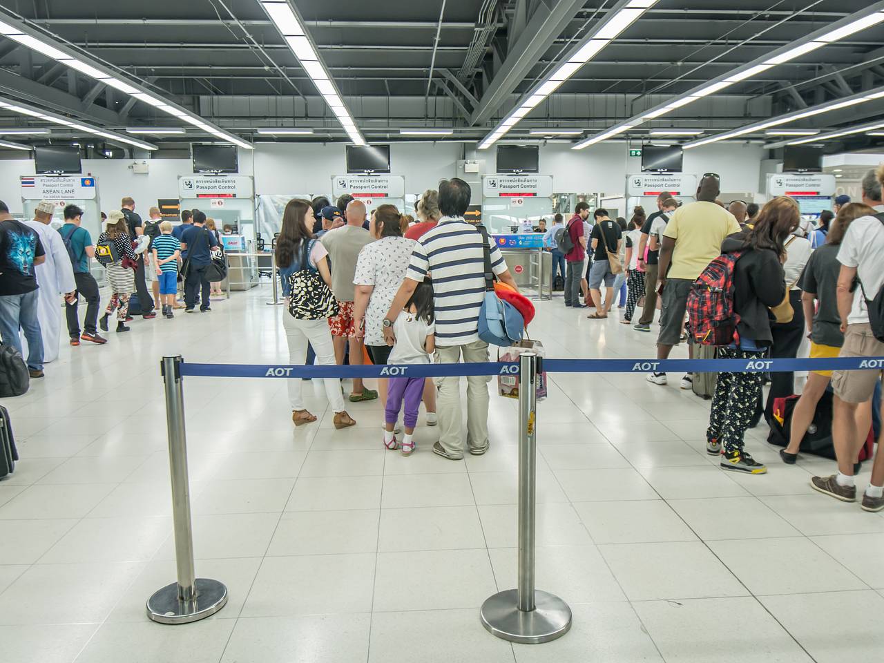 Турист подделал штампы в паспорте и просрочил визу в Таиланде на 578 дней