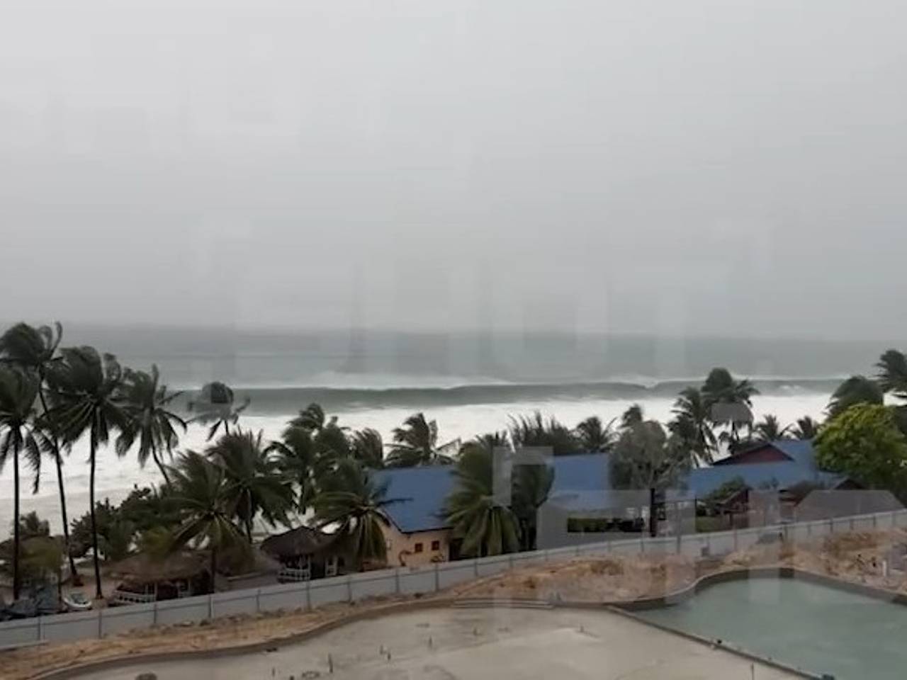 Россияне застряли на островах Вьетнама из-за тайфуна