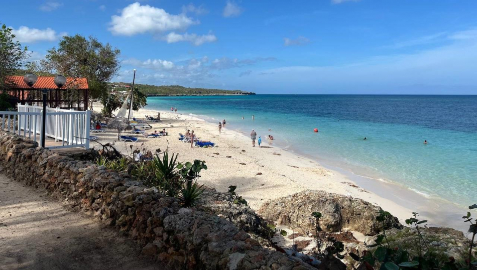 Туроператор сообщил, какие ограничения действуют в Ольгине после урагана