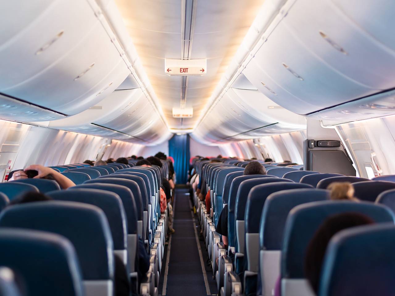 Пассажир российского самолета отказался лететь и вынудил пилотов вернуться в терминал